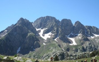 Ascensión a la Aguja de Ixeia 2.837 m por los ibones de Batisielles – Perramo.